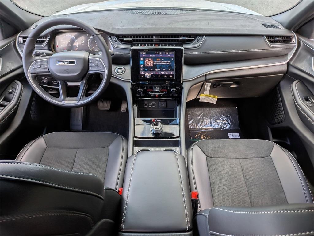 new 2025 Jeep Grand Cherokee car, priced at $42,385