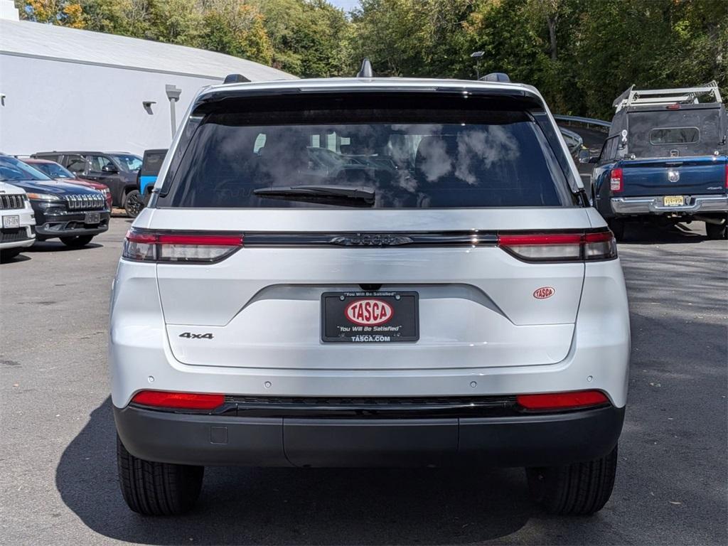 new 2025 Jeep Grand Cherokee car, priced at $42,385