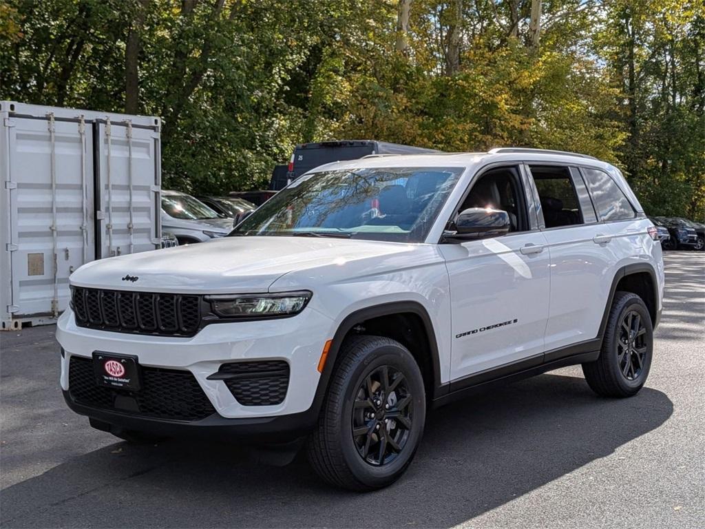 new 2025 Jeep Grand Cherokee car, priced at $42,385