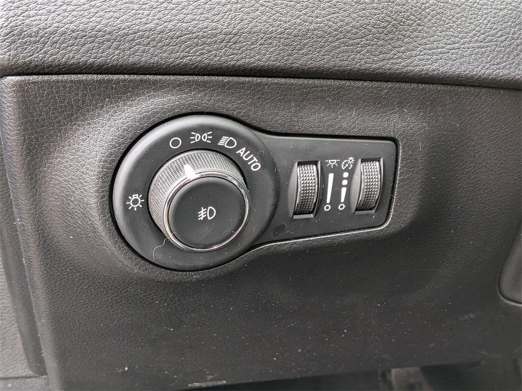 used 2020 Jeep Compass car, priced at $19,420