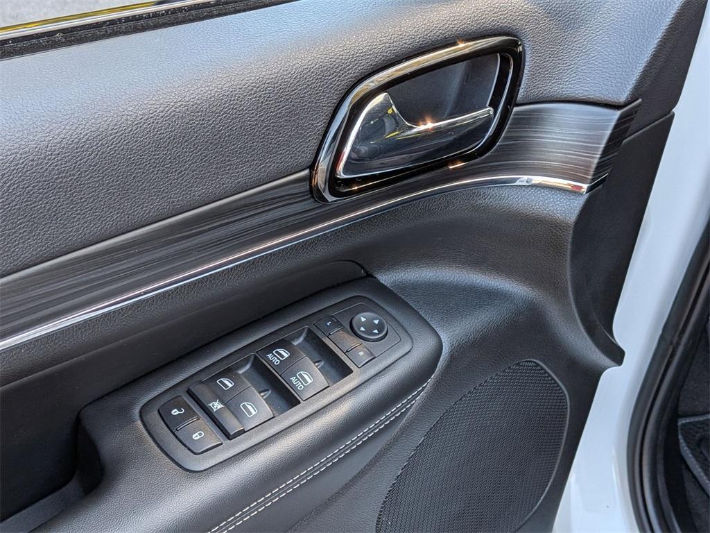 used 2021 Jeep Grand Cherokee car, priced at $33,150