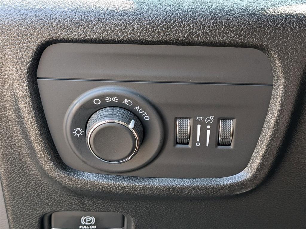 used 2023 Jeep Grand Cherokee car, priced at $33,144