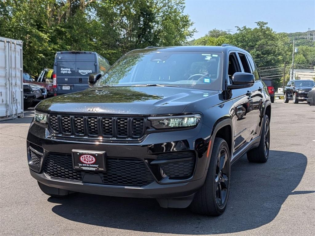 used 2023 Jeep Grand Cherokee car, priced at $33,144