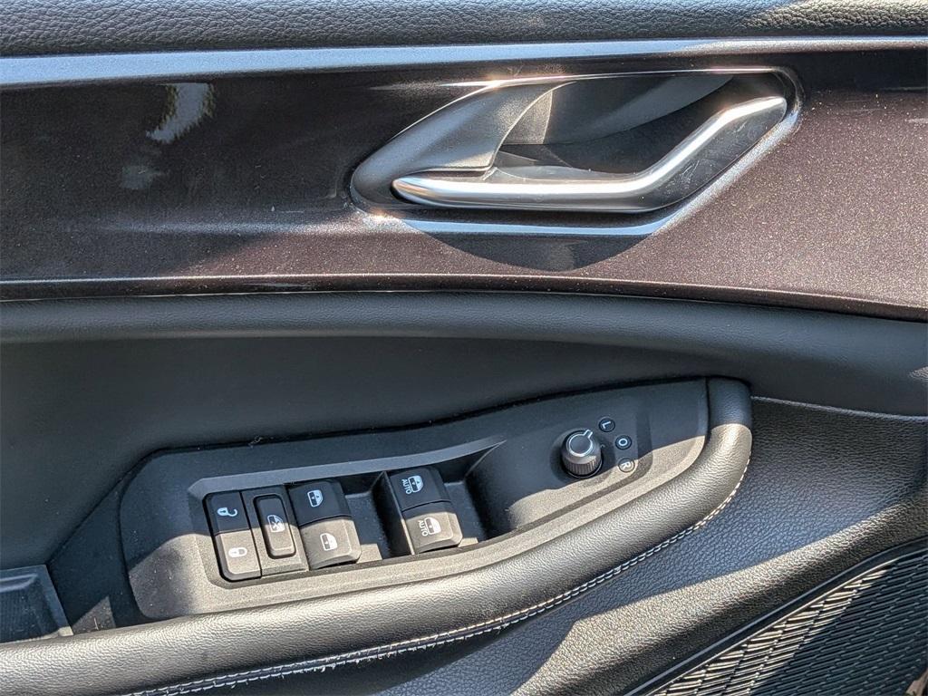 used 2023 Jeep Grand Cherokee car, priced at $33,144