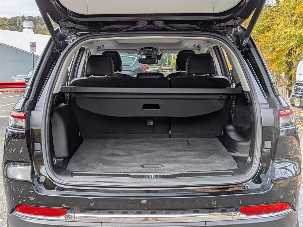 used 2023 Jeep Grand Cherokee car, priced at $34,465