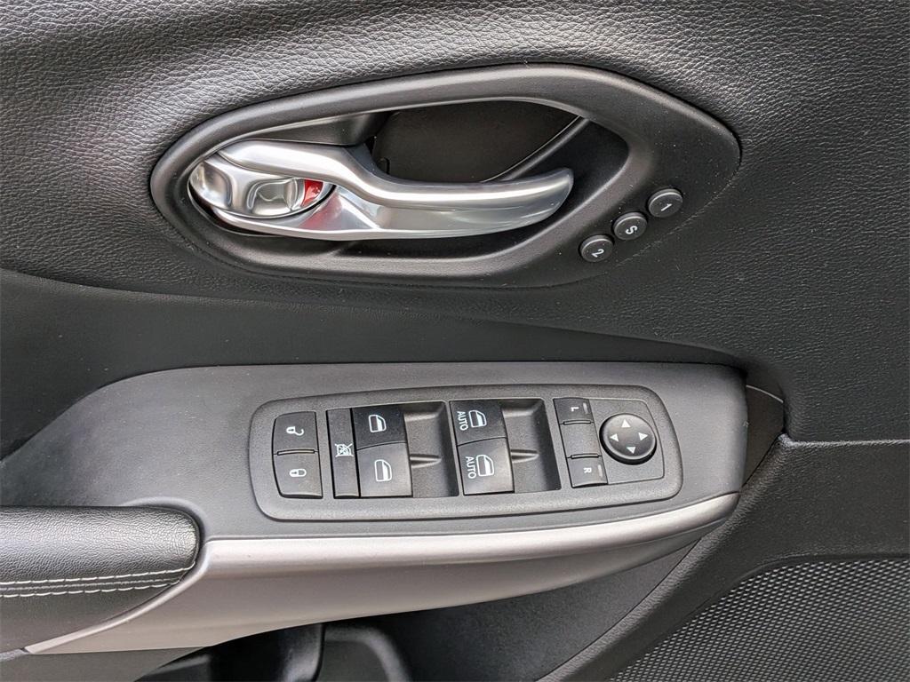 used 2021 Jeep Cherokee car, priced at $24,112