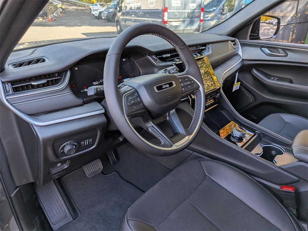 new 2024 Jeep Grand Cherokee L car