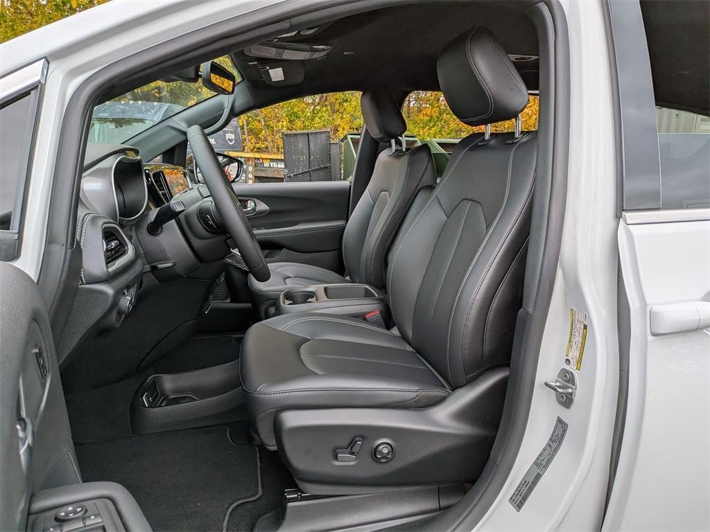 new 2026 Chrysler Pacifica car, priced at $44,140