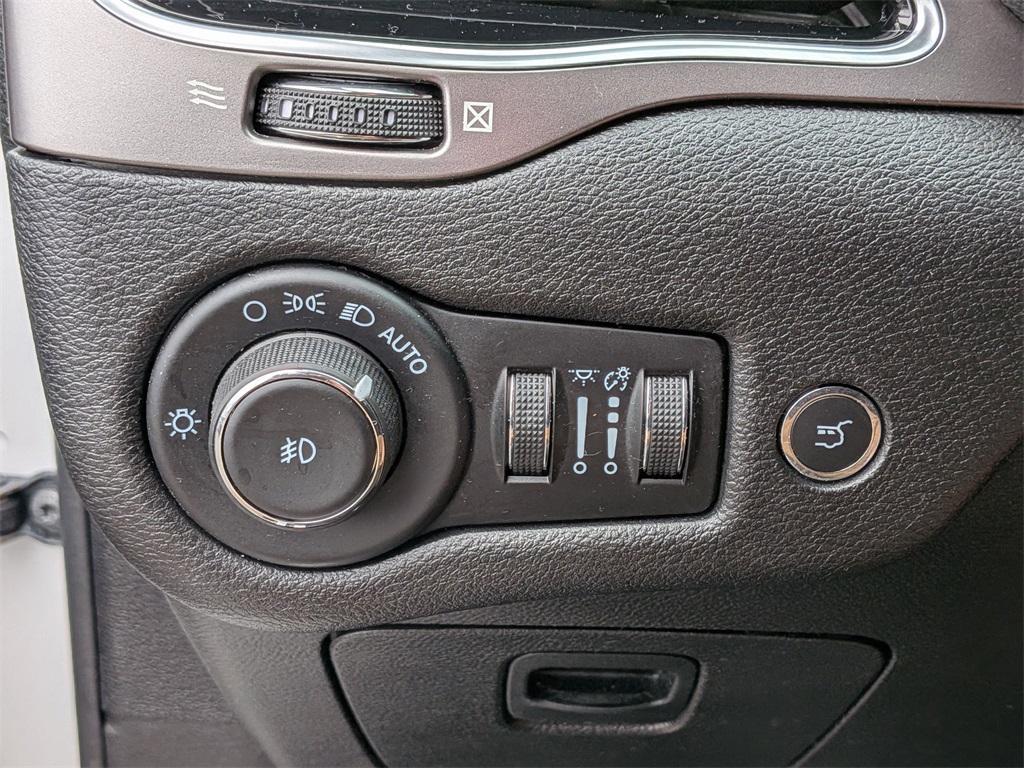 used 2021 Jeep Cherokee car, priced at $23,980