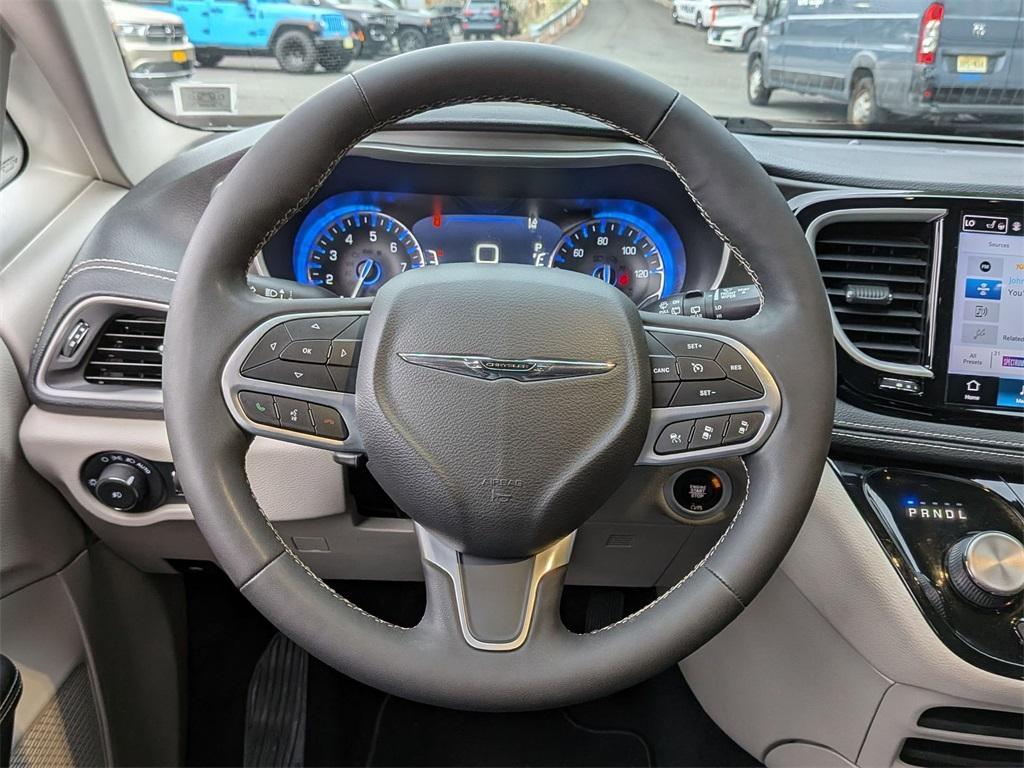 used 2022 Chrysler Pacifica car, priced at $32,990