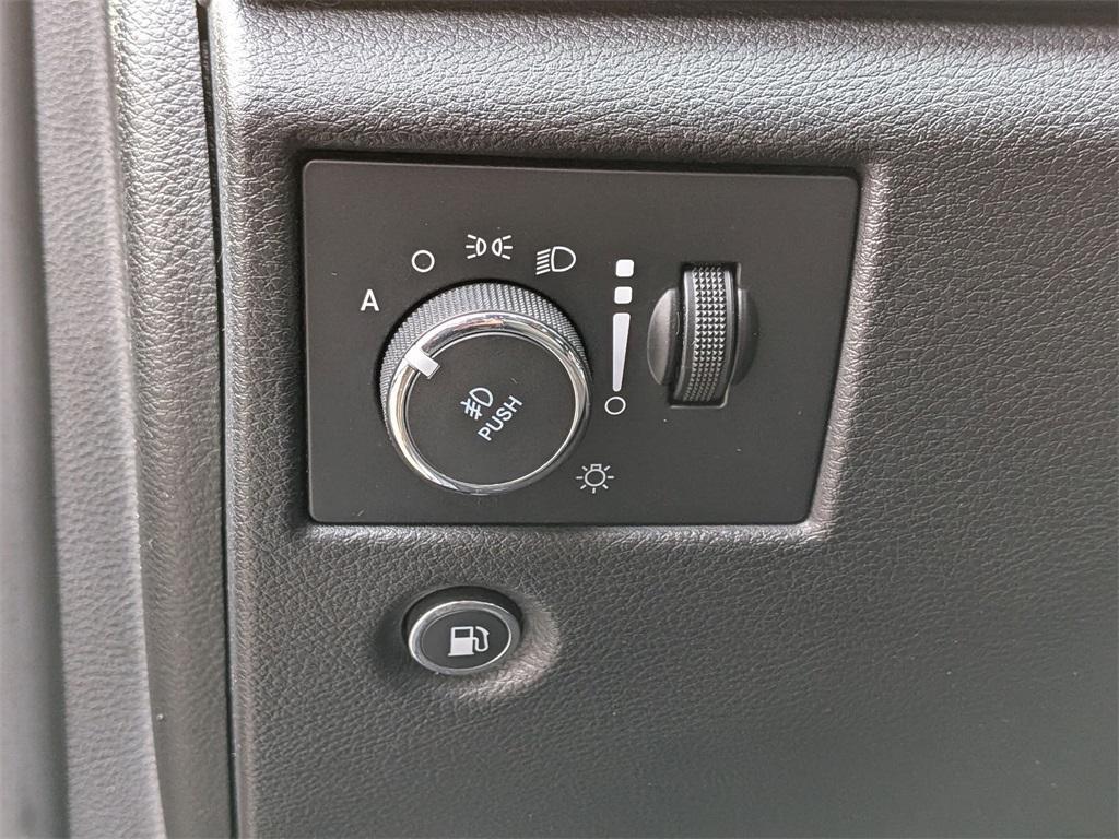 used 2021 Jeep Grand Cherokee car, priced at $22,500