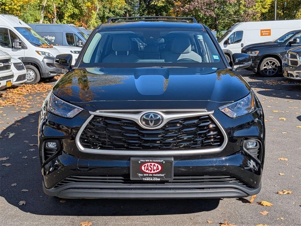 used 2022 Toyota Highlander car, priced at $31,250