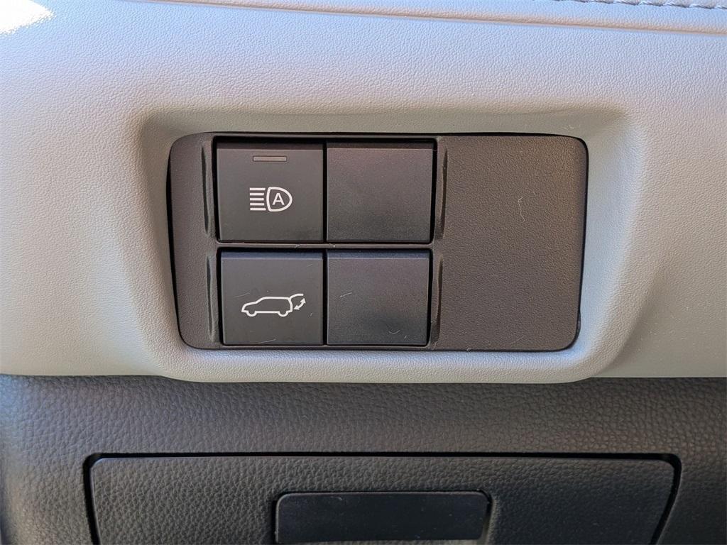 used 2022 Toyota Highlander car, priced at $31,250