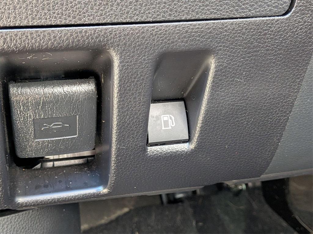 used 2022 Toyota Highlander car, priced at $31,250