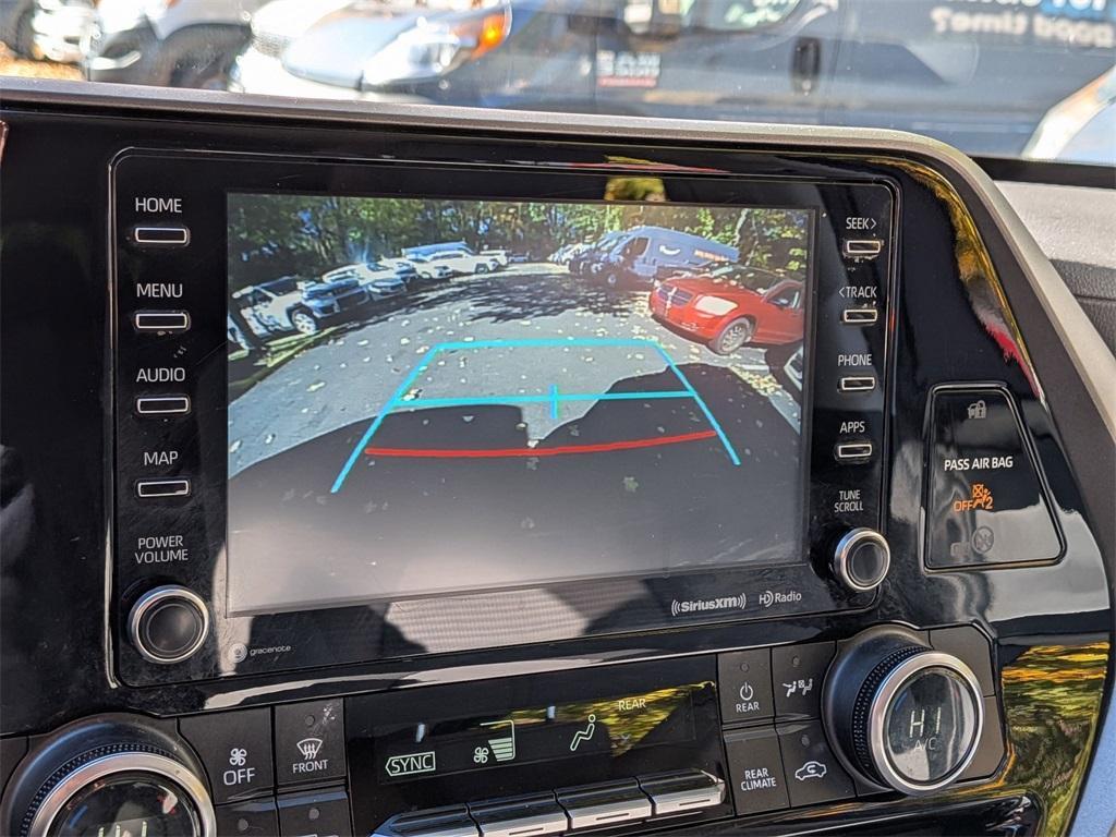 used 2022 Toyota Highlander car, priced at $31,250