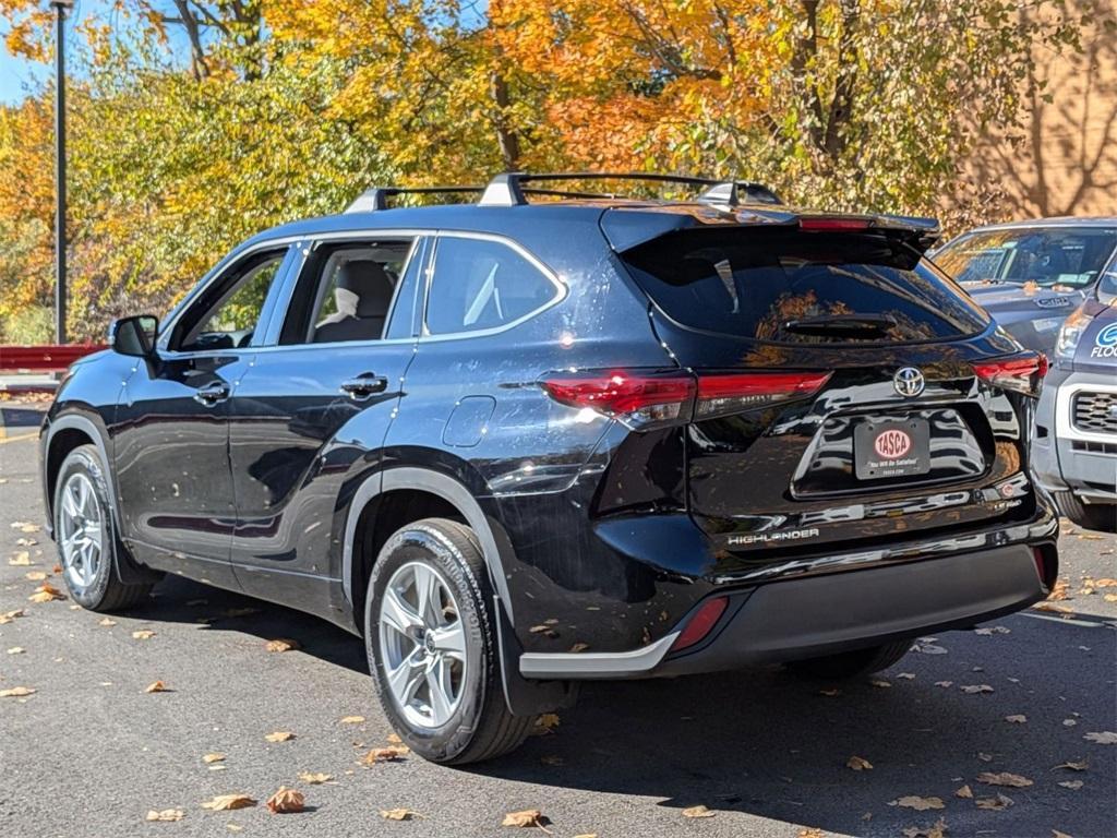 used 2022 Toyota Highlander car, priced at $31,250