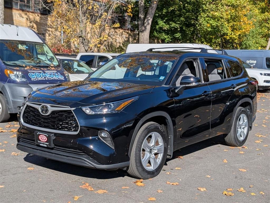 used 2022 Toyota Highlander car, priced at $31,250