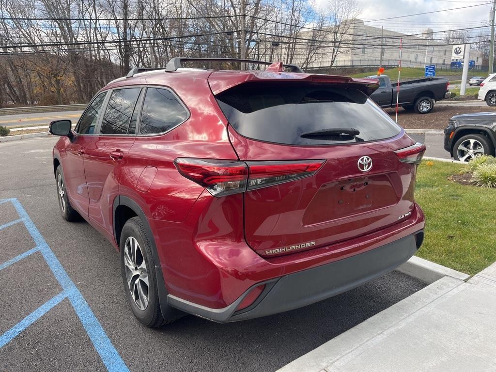 used 2023 Toyota Highlander car, priced at $35,253