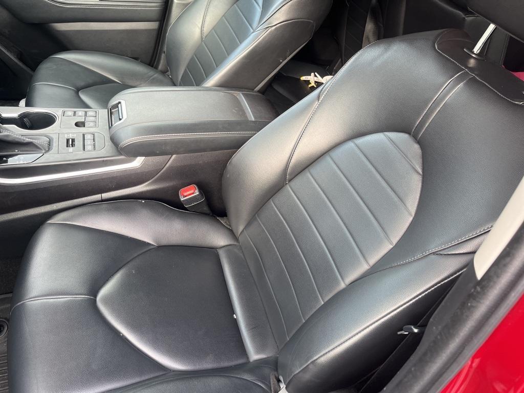 used 2023 Toyota Highlander car, priced at $35,253