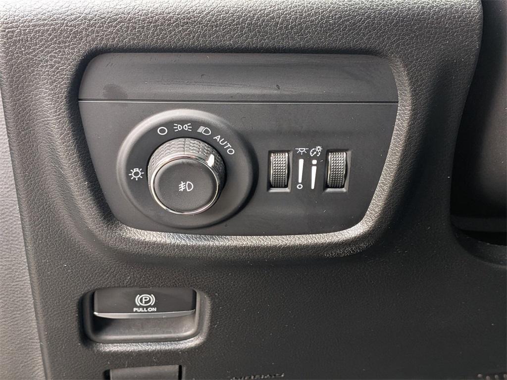 used 2024 Jeep Grand Cherokee L car, priced at $32,995