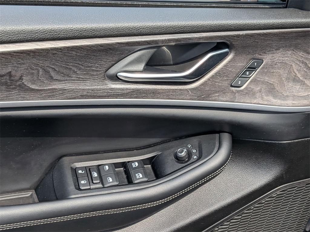 used 2024 Jeep Grand Cherokee L car, priced at $32,995