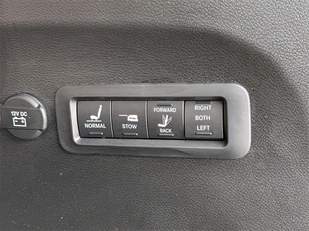 used 2022 Chrysler Pacifica car, priced at $34,150