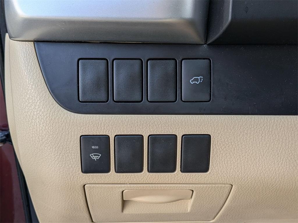 used 2015 Toyota Highlander car, priced at $19,150