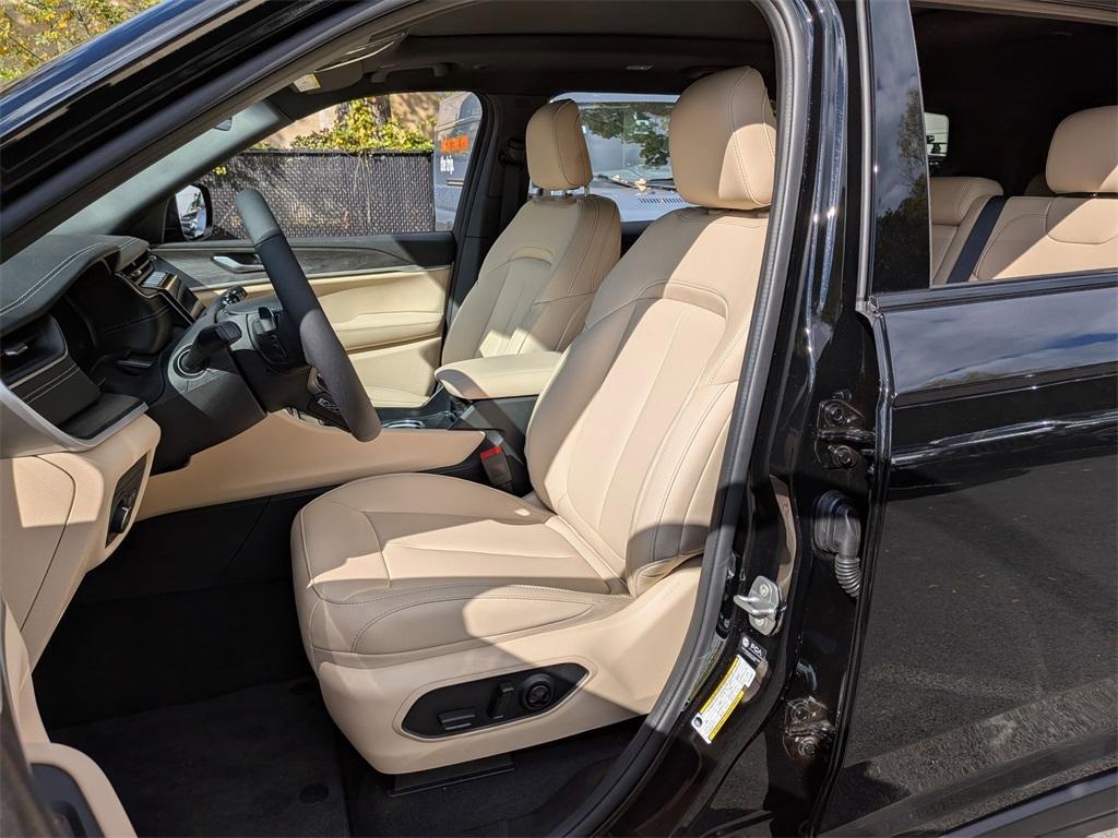 new 2025 Jeep Grand Cherokee L car, priced at $53,085
