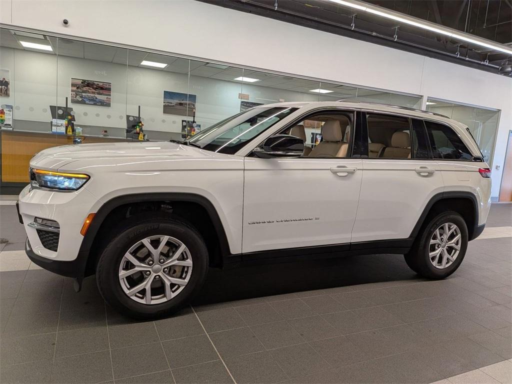 used 2022 Jeep Grand Cherokee car, priced at $28,280