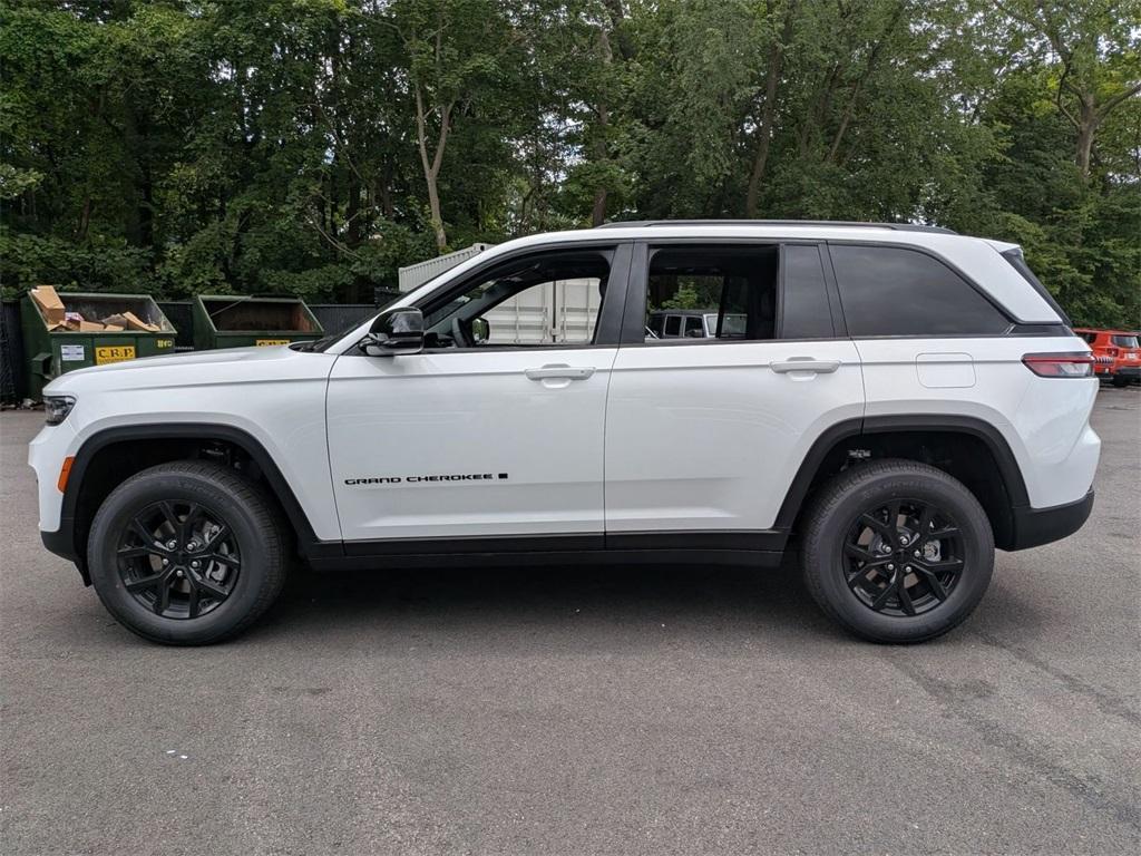 used 2025 Jeep Grand Cherokee car, priced at $42,385