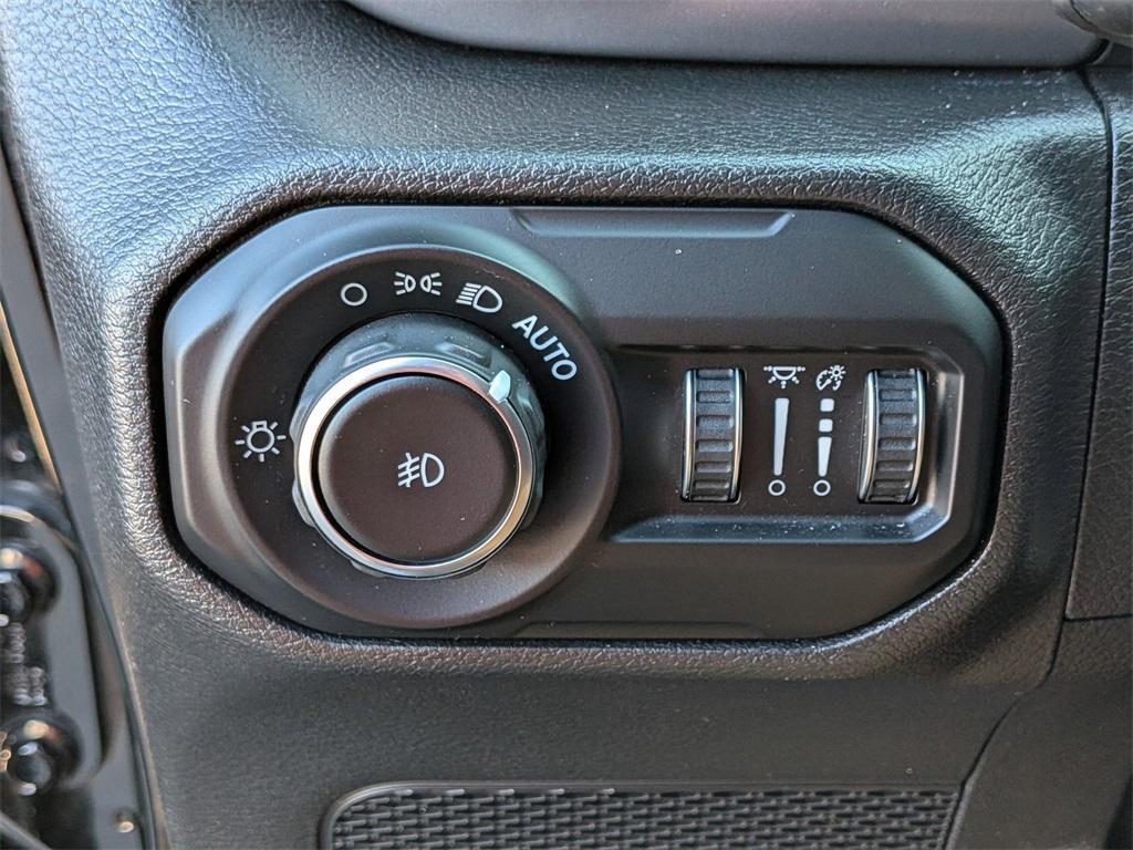 used 2021 Jeep Wrangler Unlimited car, priced at $33,320