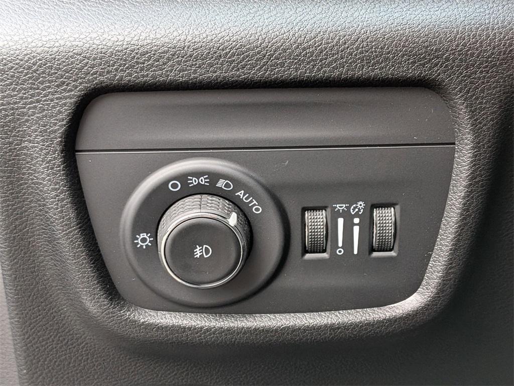 used 2025 Jeep Grand Cherokee car
