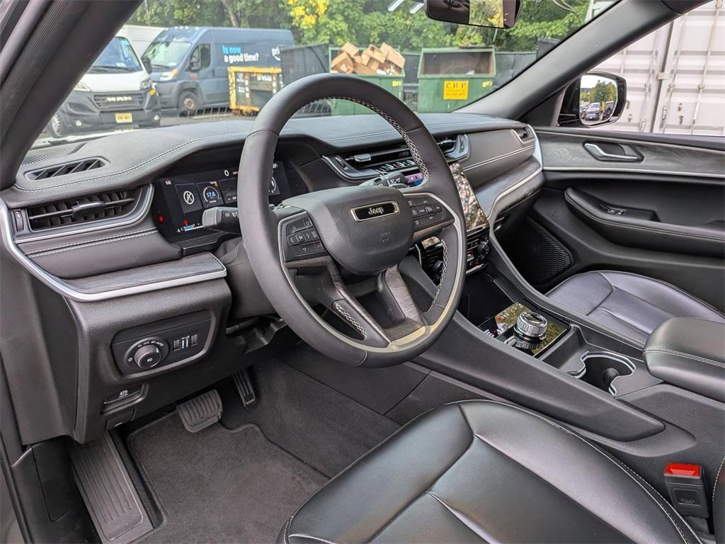 used 2025 Jeep Grand Cherokee car