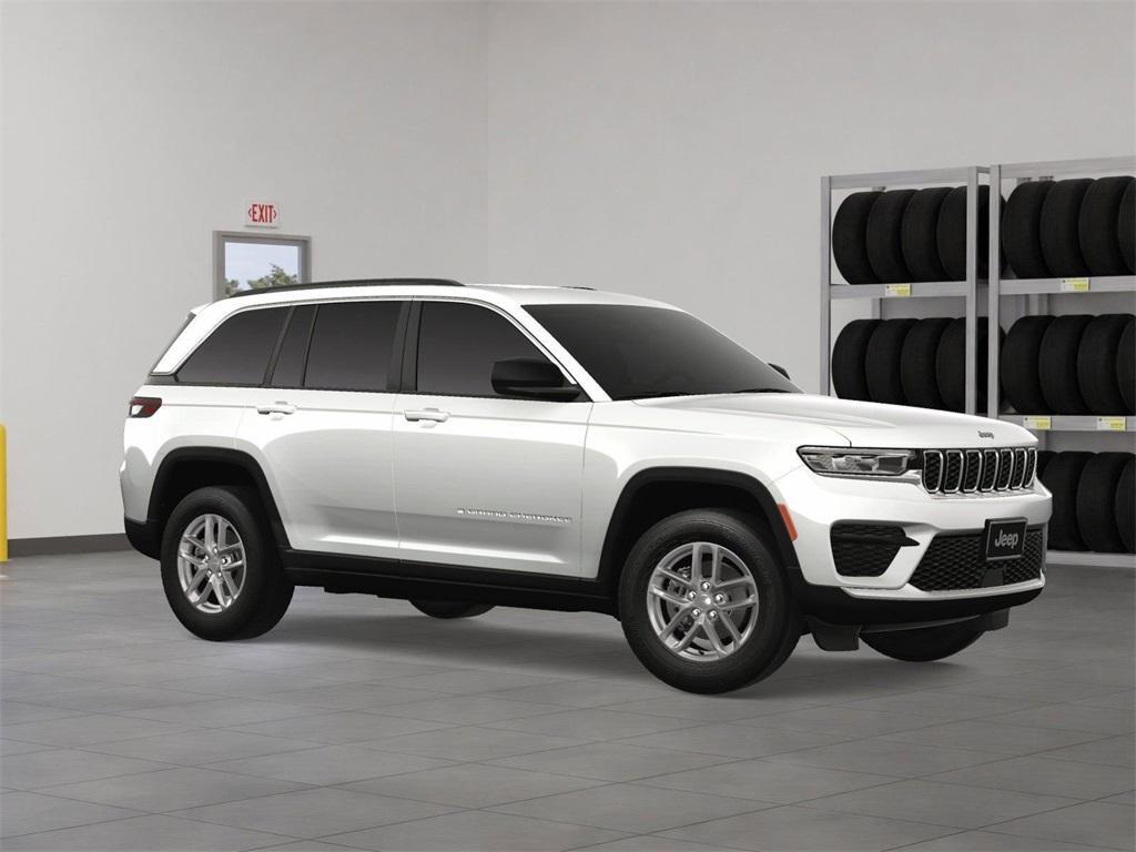 new 2025 Jeep Grand Cherokee car, priced at $40,820