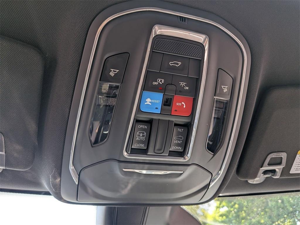 used 2023 Jeep Grand Cherokee car, priced at $28,950