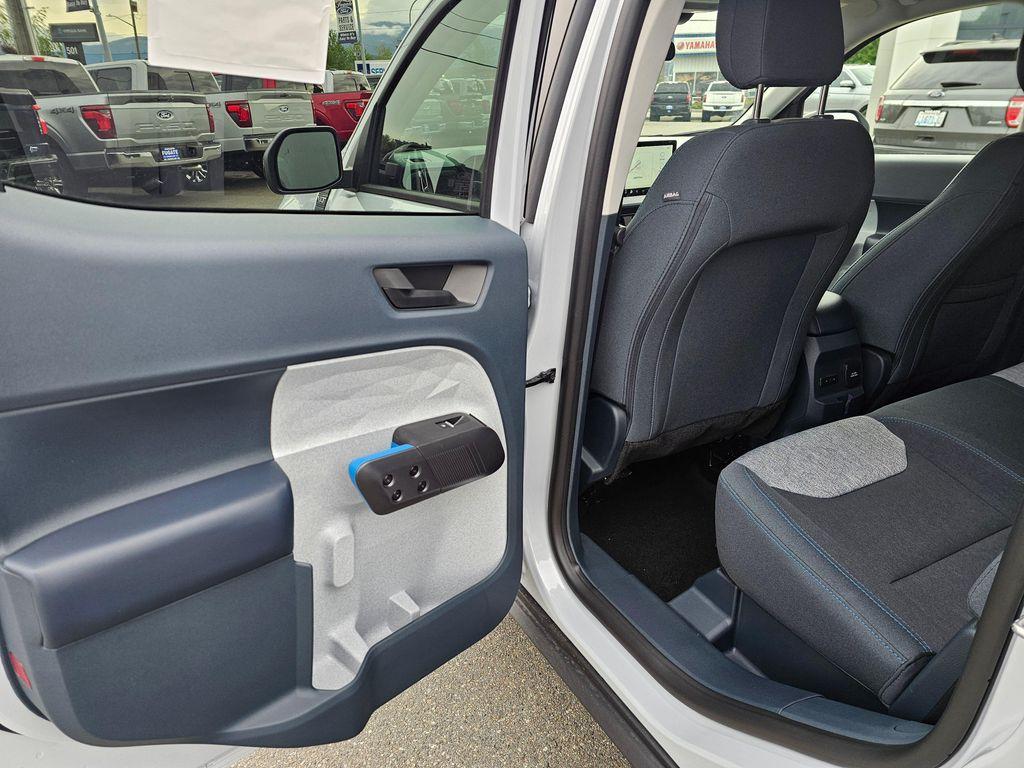 new 2025 Ford Maverick car, priced at $35,095