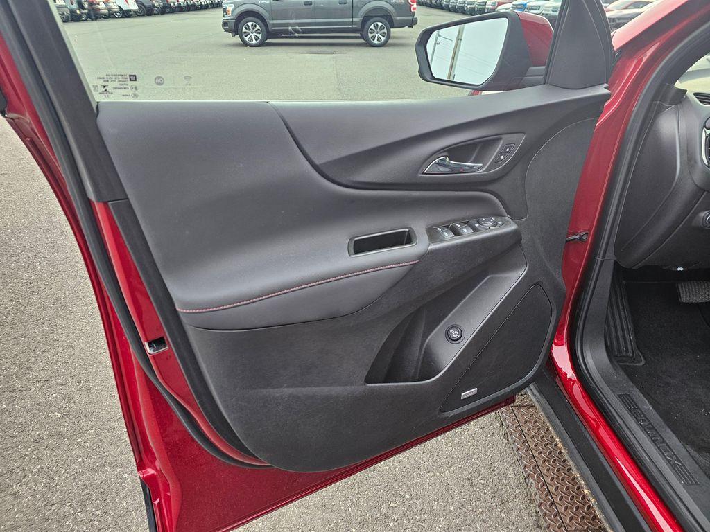 used 2022 Chevrolet Equinox car, priced at $27,900