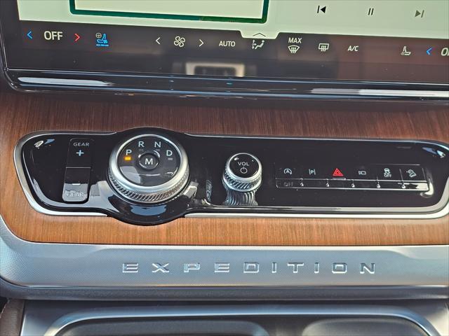 new 2025 Ford Expedition car, priced at $86,805