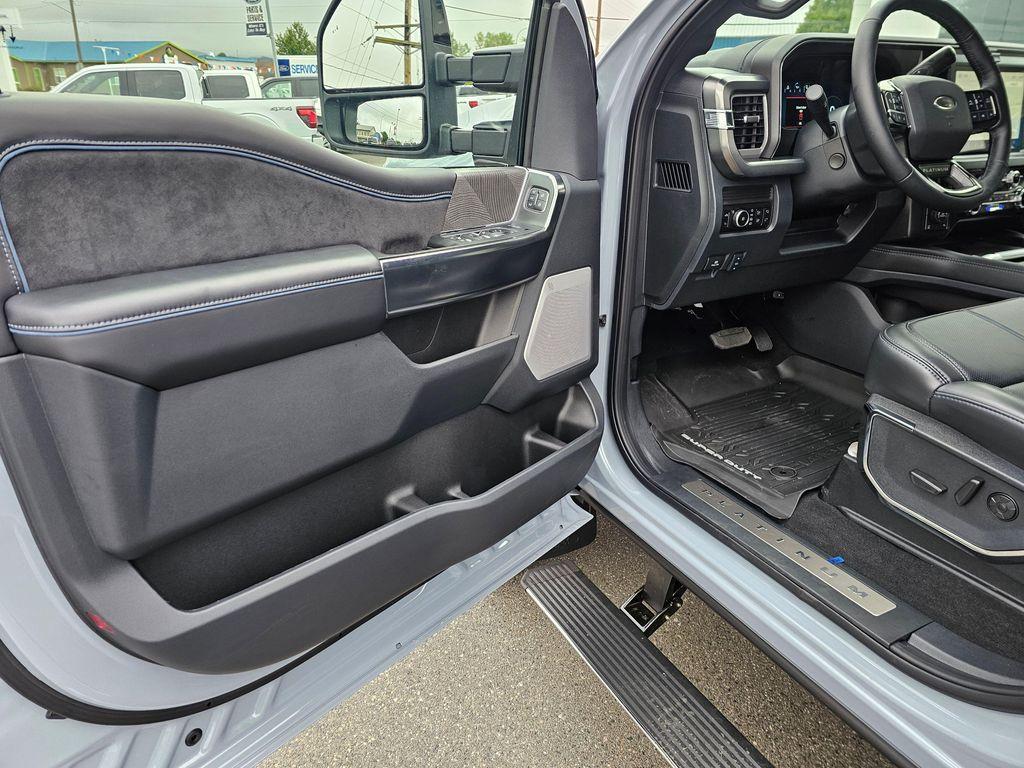 new 2025 Ford F-350 car, priced at $100,025