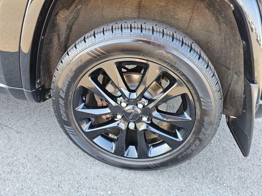 used 2017 Jeep Grand Cherokee car, priced at $15,900