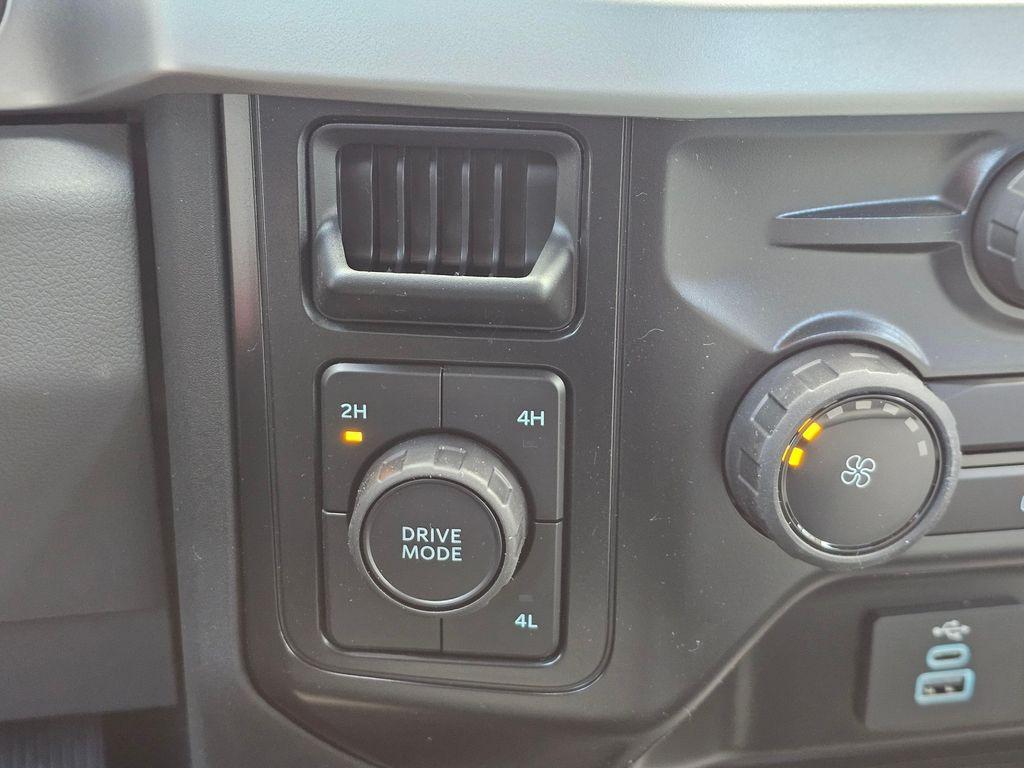 new 2025 Ford F-250 car, priced at $62,100