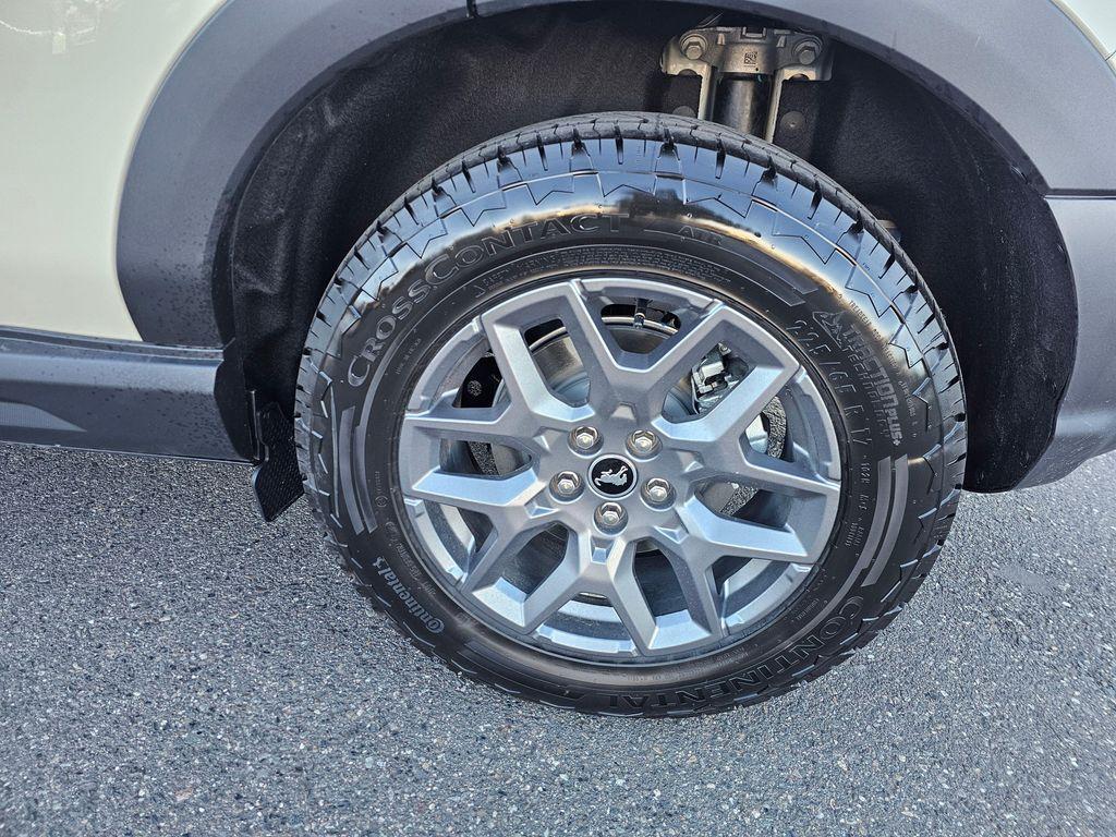 new 2025 Ford Bronco Sport car, priced at $33,555