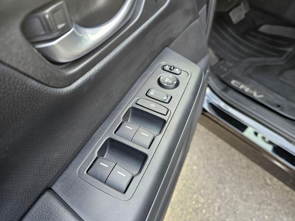 used 2025 Honda CR-V Hybrid car, priced at $38,698