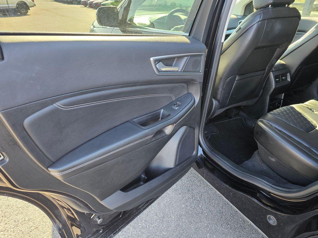 used 2024 Ford Edge car, priced at $35,998