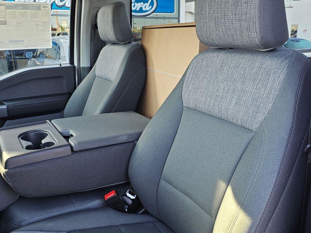 new 2025 Ford F-350 car, priced at $53,626
