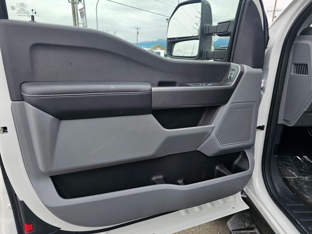 new 2025 Ford F-350 car, priced at $60,360
