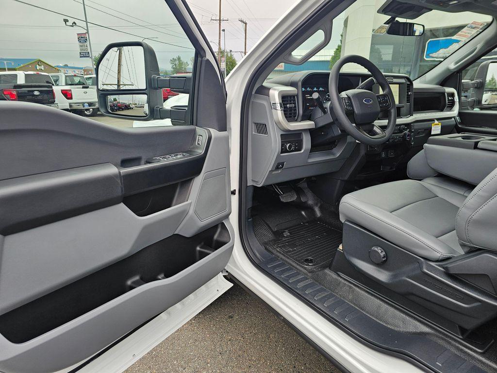 new 2025 Ford F-250 car, priced at $61,255