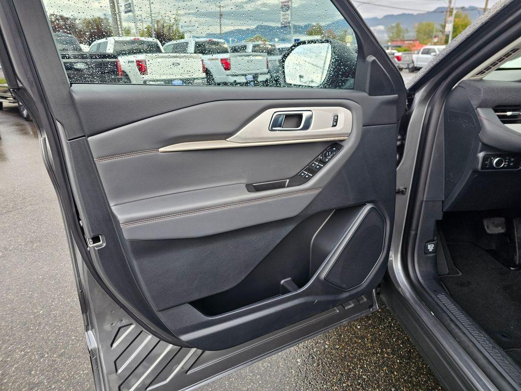 new 2025 Ford Explorer car, priced at $42,245