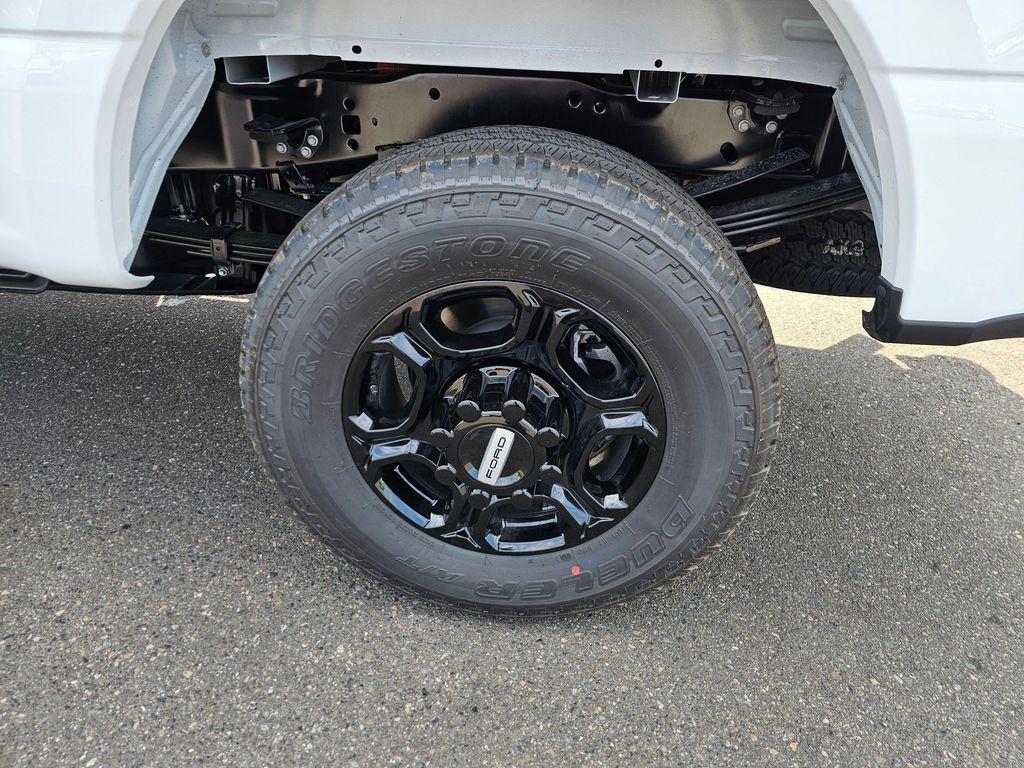 new 2025 Ford F-350 car, priced at $58,215