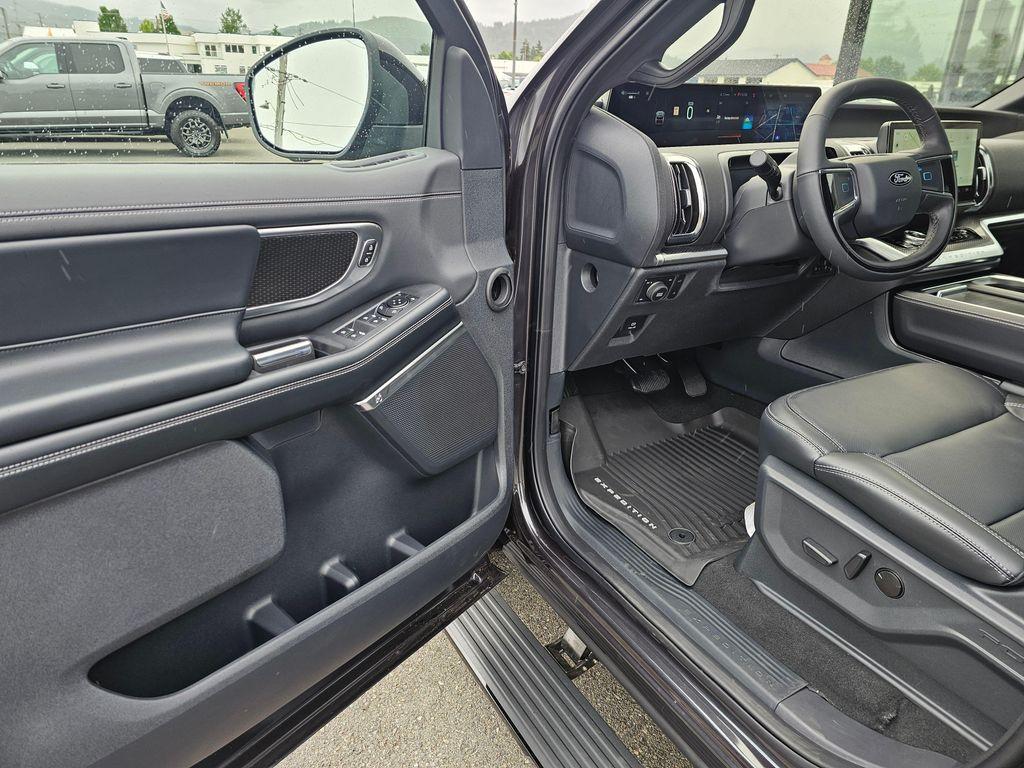new 2025 Ford Expedition car, priced at $81,150